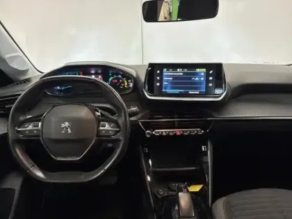 Photo 11 Peugeot 208  e- 136ch Active