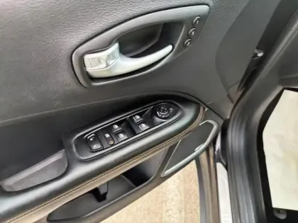 Photo 11 Jeep Compass  1.6 MultiJet II 120ch Limited 4x2 117g