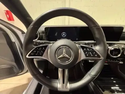 Photo 11 Mercedes Classe A  Berline 250 e 163+109ch Progressive Line 8G-DCT