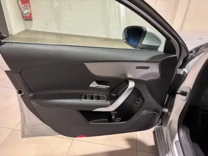 Photo 12 Mercedes Classe A  Berline 250 e 163+109ch Progressive Line 8G-DCT