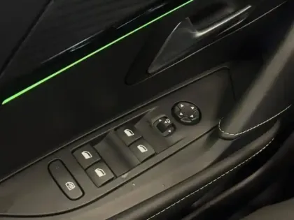 Photo 8 Peugeot 208  e- 136ch GT