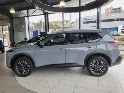 Photo 13 Nissan X-trail  e-4orce 213ch N-Connecta 7 places