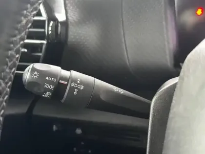 Photo 12 Citroën C4  PureTech 130ch S&S Shine Pack EAT8