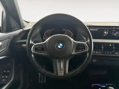 Photo 11 BMW Serie 1 Série 1 118dA 150ch M Sport