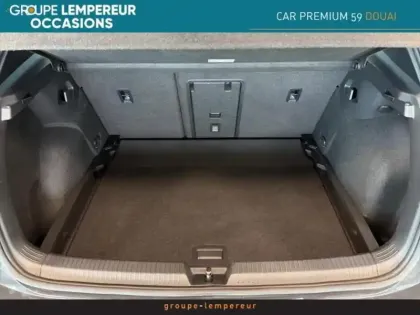 Photo 13 Volkswagen Golf  1.5 eTSI OPF 150ch R-Line DSG7