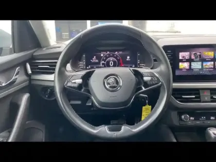 Photo 11 Skoda Kamiq  1.0 TSI Evo 110ch Scoutline DSG7