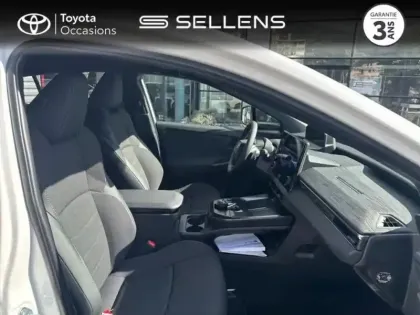 Photo 5 Toyota C-HR + 167ch 58kWh Design Autonomie Confort