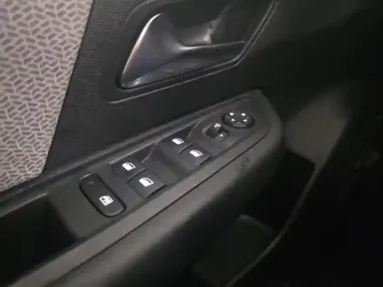 Photo 12 Citroën C4  PureTech 130ch S&S Shine Pack EAT8