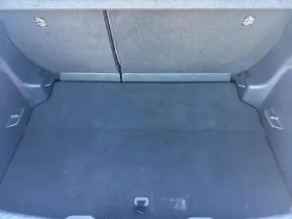 Photo 12 Toyota Yaris  116h Dynamic 5p MC24