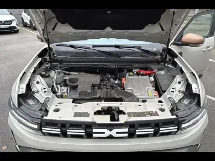 Photo 14 Dacia Duster  1.6 hybrid 140ch Extreme