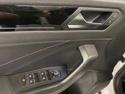 Photo 13 Volkswagen T-roc Gén. I Ph2 R-Line 5