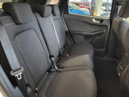 Photo 11 Ford Kuga  2.5 Duratec 180ch Hybrid FlexiFuel Titanium Powershift