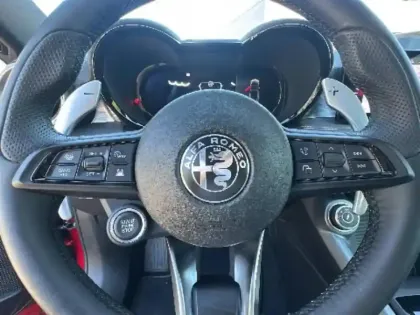 Photo 10 Alfa Romeo Tonale  1.5 Ibrida 175ch Veloce TCT