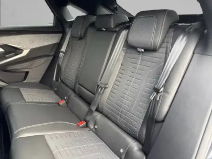 Photo 33 Peugeot 3008  Hybrid 145 e-DCS6