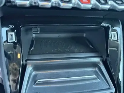 Photo 38 Peugeot 208  Hybrid 100 e-DCS6