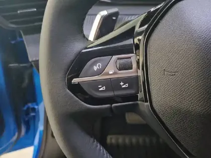 Photo 60 Peugeot 208  Hybrid 100 e-DCS6