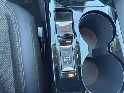 Photo 37 Peugeot 208  Hybrid 100 e-DCS6