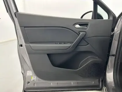 Photo 20 Renault Captur  E-Tech full hybrid 145