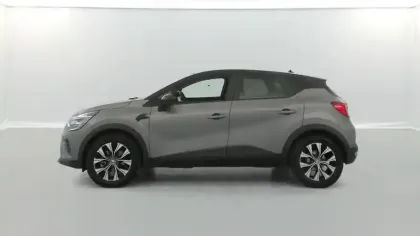 Photo 11 Renault Captur  E-Tech full hybrid 145