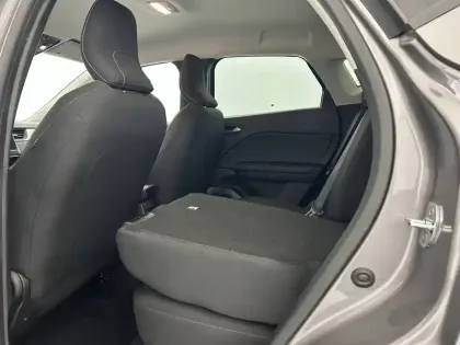 Photo 39 Renault Captur  E-Tech full hybrid 145