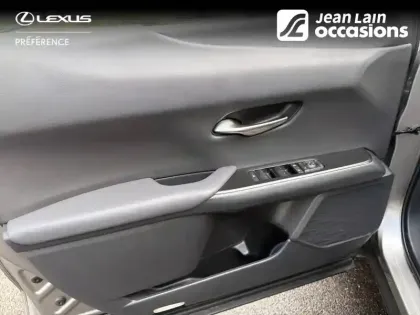 Photo 18 Lexus UX  300h 2WD