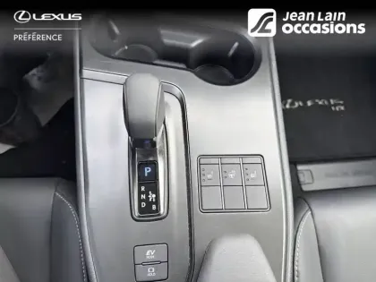 Photo 12 Lexus UX  300h 2WD