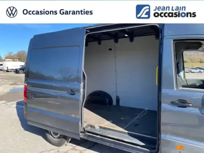 Photo 25 Volkswagen Crafter  VAN 35 L3H3 2.0 TDI 177 CH BVA