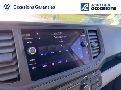 Photo 14 Volkswagen Crafter  VAN 35 L3H3 2.0 TDI 177 CH BVA