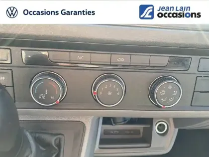 Photo 38 Volkswagen Crafter  VAN 35 L3H3 2.0 TDI 177 CH BVA