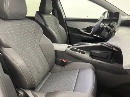 Photo 26 Peugeot 3008  Electrique 210 ch 73 kWh