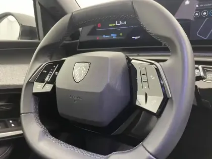 Photo 28 Peugeot 3008  Electrique 210 ch 73 kWh