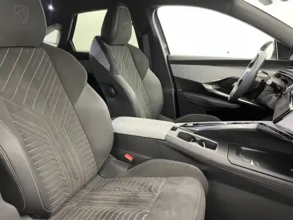 Photo 90 Peugeot 3008  Hybrid 136 e-DCS6