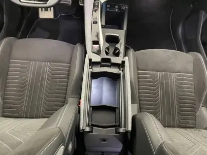 Photo 24 Peugeot 3008  Hybrid 136 e-DCS6