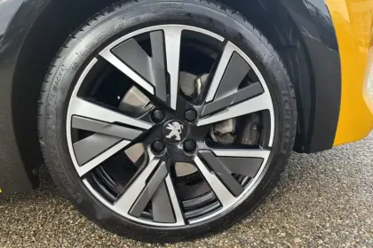 Photo 14 Peugeot 208  PureTech 100 S&S EAT8