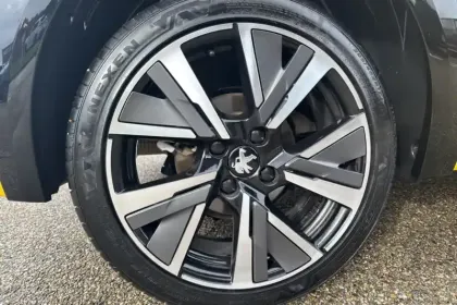 Photo 15 Peugeot 208  PureTech 100 S&S EAT8