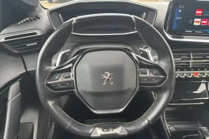 Photo 16 Peugeot 208  PureTech 100 S&S EAT8