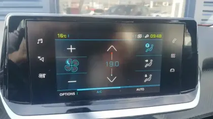 Photo 22 Peugeot 2008  Moteur électrique 136 ch