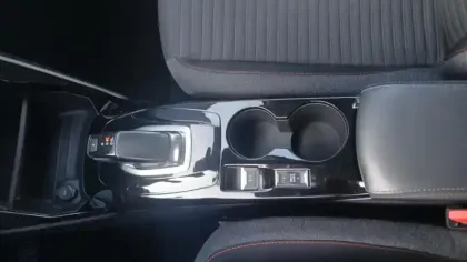 Photo 31 Peugeot 2008  Moteur électrique 136 ch