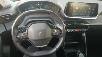 Photo 17 Peugeot 2008  Moteur électrique 136 ch