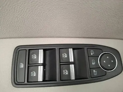 Photo 40 Renault Captur Gén. II (HJB) Ph1 NG Iconic 5