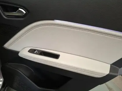 Photo 25 Renault Captur Gén. II (HJB) Ph1 NG Iconic 5