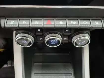 Photo 46 Renault Captur Gén. II (HJB) Ph1 NG Iconic 5