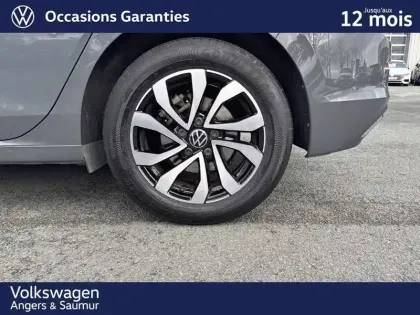 Photo 28 Volkswagen Golf  1.0 eTSI OPF 110 DSG7