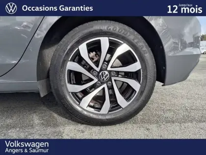 Photo 11 Volkswagen Golf  1.0 eTSI OPF 110 DSG7