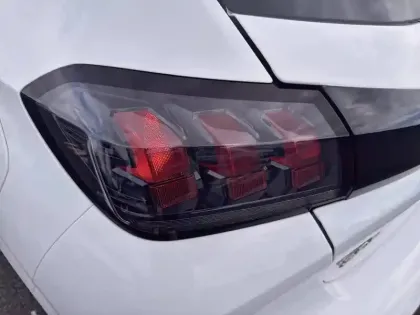 Photo 19 Peugeot 208  BlueHDi 100 S&S BVM6