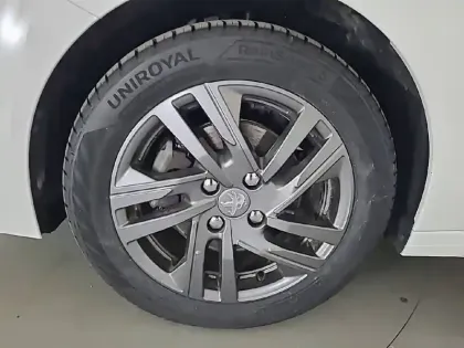 Photo 71 Peugeot 208  PureTech 100 S&S BVM6