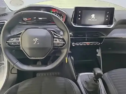Photo 66 Peugeot 208  PureTech 100 S&S BVM6