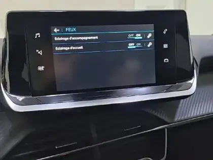 Photo 81 Peugeot 208  PureTech 100 S&S BVM6