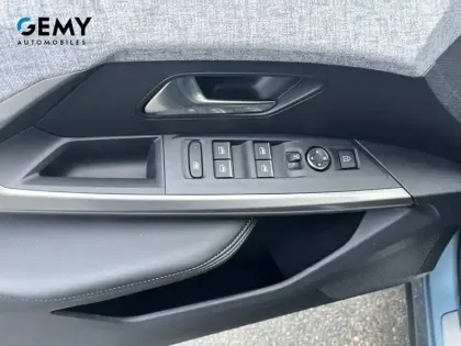 Photo 11 Peugeot 5008  Hybrid 145 ch e-DCS6