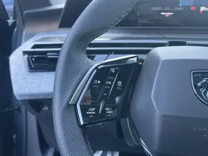 Photo 98 Peugeot 5008  Hybrid 145 ch e-DCS6